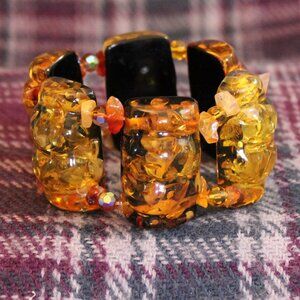 Amber in Resin Agate Stone Chip and Glass Stretch Bracelet